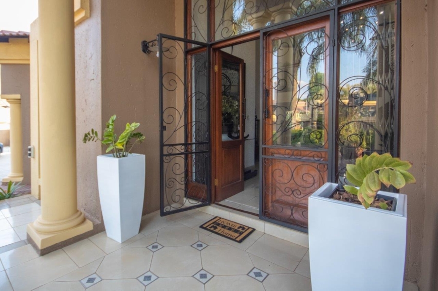 5 Bedroom Property for Sale in Birdwood Estate North West